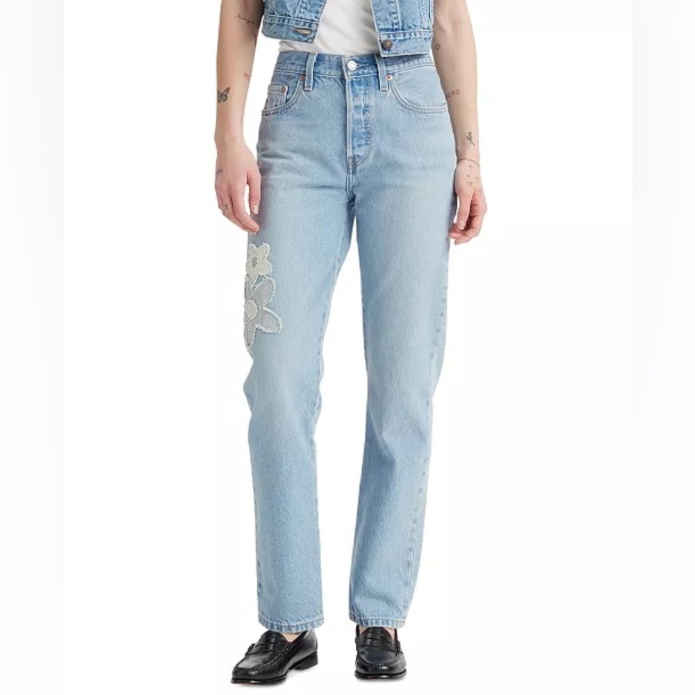 Levi’s 501 Original Fit Women’s Straight Leg Light Wash Flower Jeans 31x30